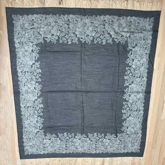 Guarisco 100% Wool Gray Shawl/Wrap/ Throw +Natural Shawl/Throw. Never Worn Italy - Picture 7 of 8